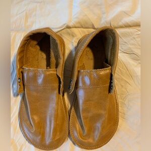 Posh Panda ladies Hampton Moc size 5 rugged sole